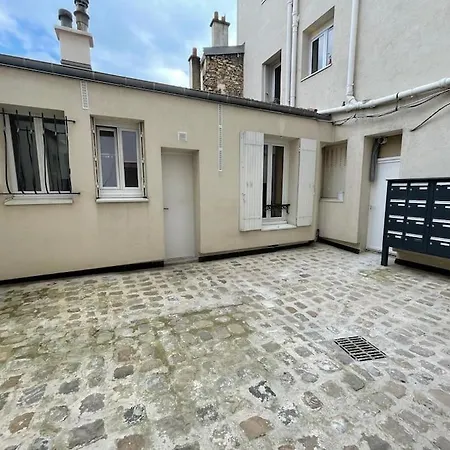 Calme Rez-de-chaussee Cour Porte De Versailles 아파트 *